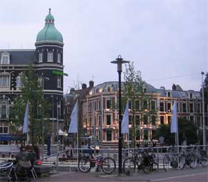 В Амстердаме полно велосипедов