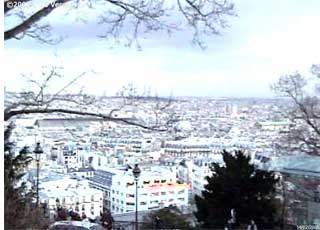 фото 3.  на холме Монмартра
                                   (Париж, Монмартр, январь 2006г.)